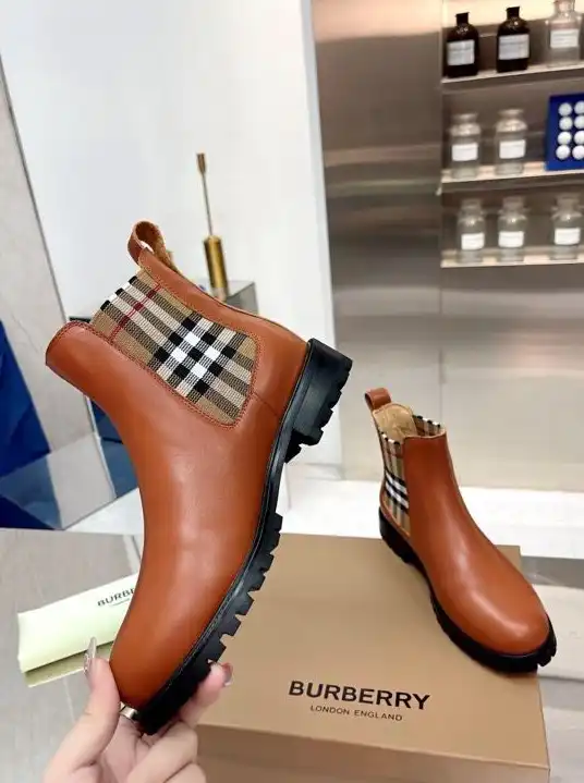 hype Burberry Boots