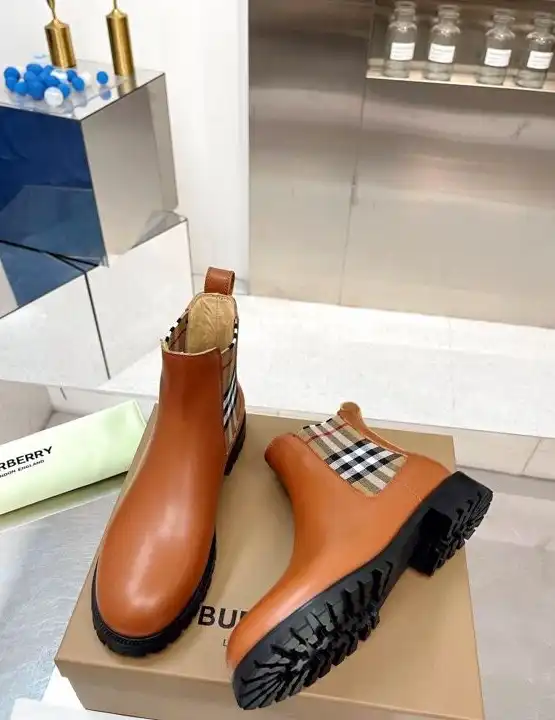 hype Burberry Boots