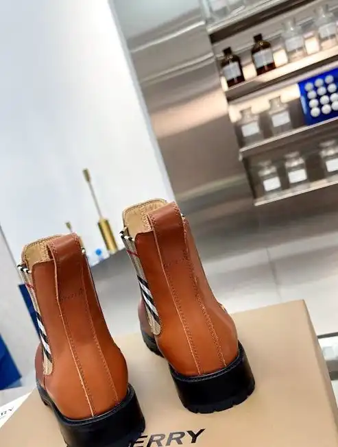 hype Burberry Boots