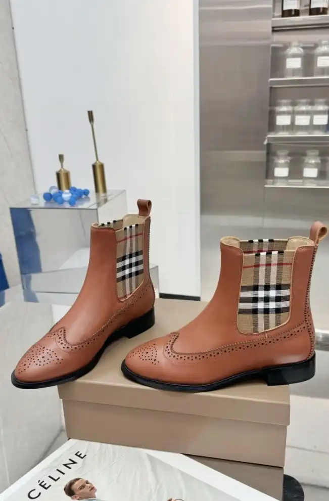 hype Burberry Boots