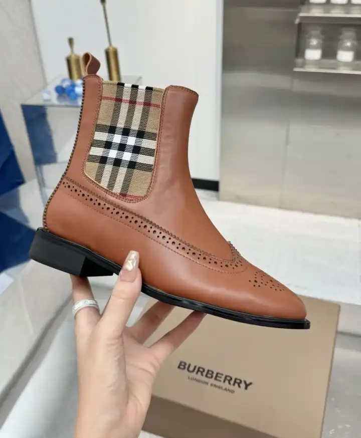 hype Burberry Boots