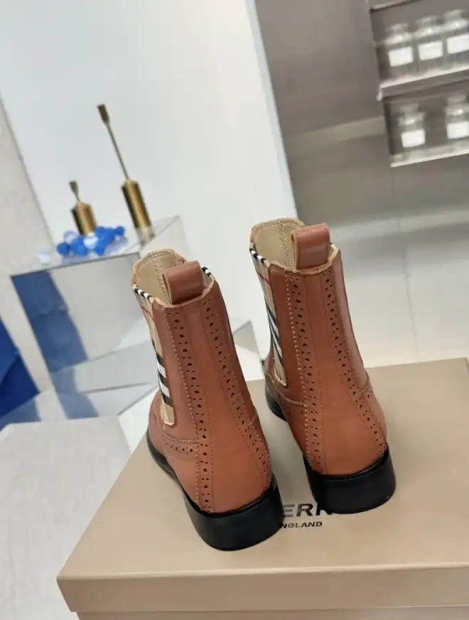 hype Burberry Boots