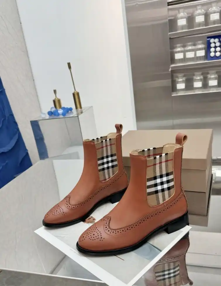 hype Burberry Boots