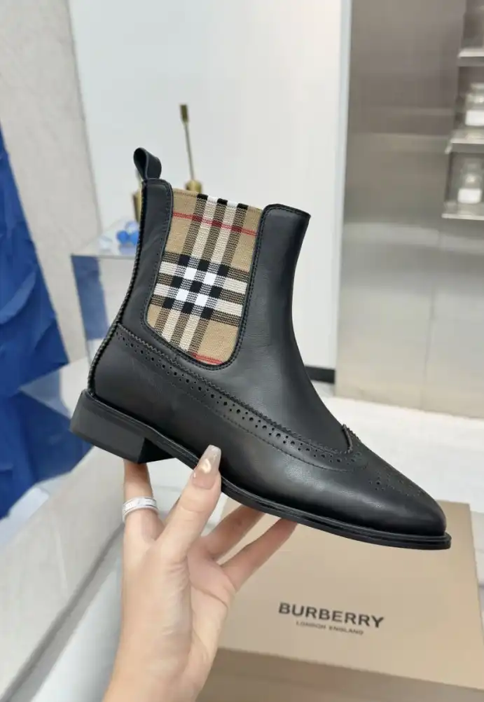 hype Burberry Boots