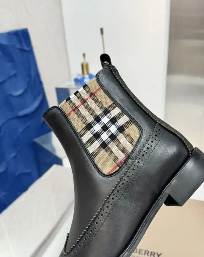 hype Burberry Boots