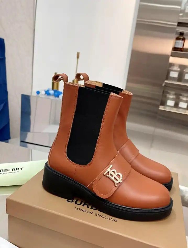 hype Burberry Boots