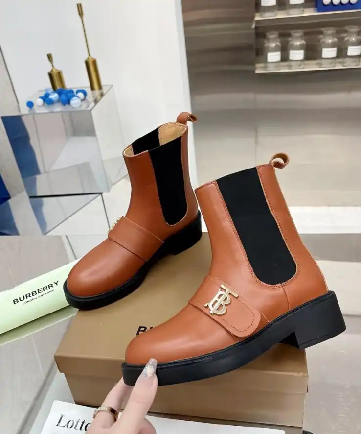 hype Burberry Boots