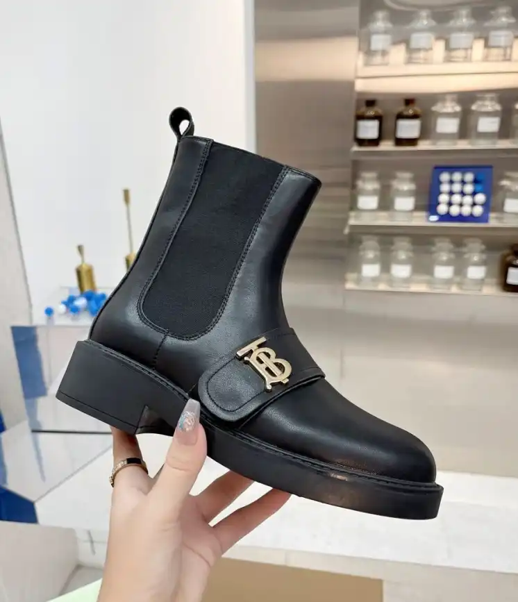 hype Burberry Boots