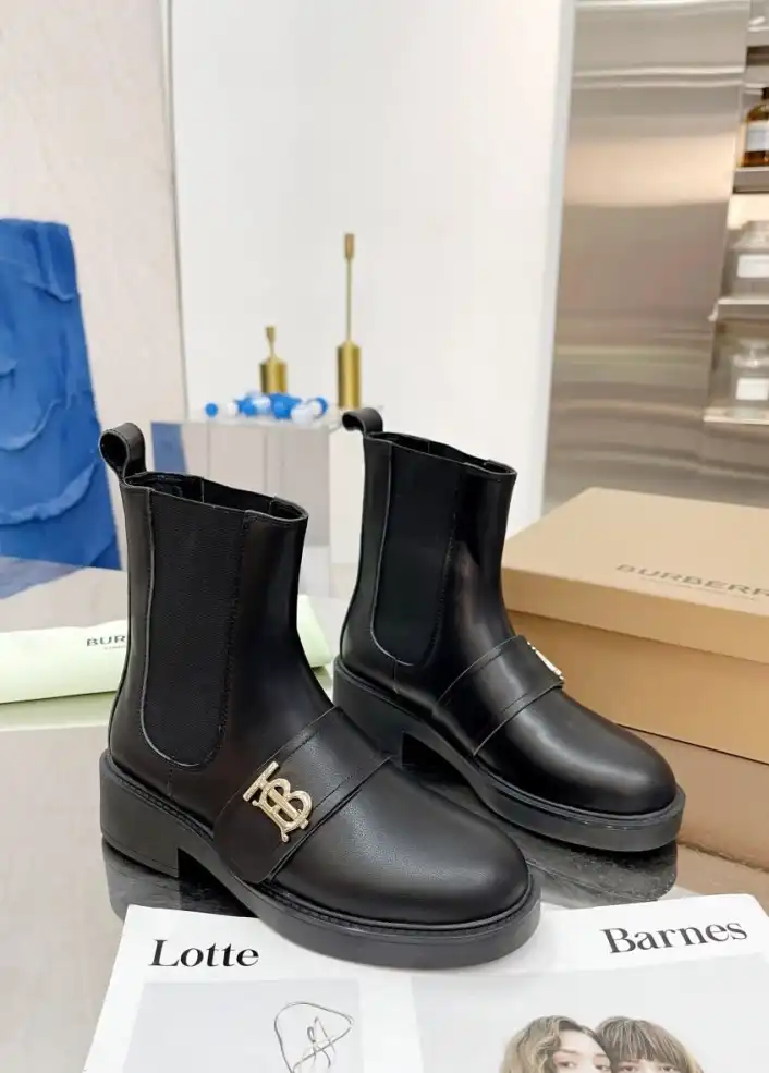 hype Burberry Boots