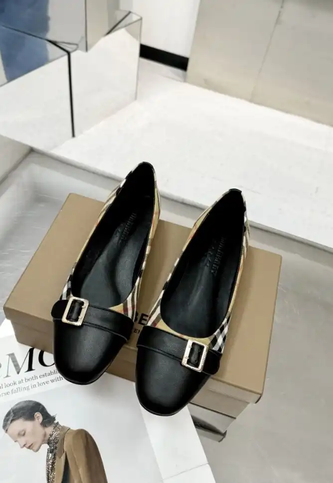 hype Burberry Flat Shoes