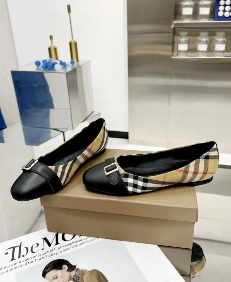 hype Burberry Flat Shoes