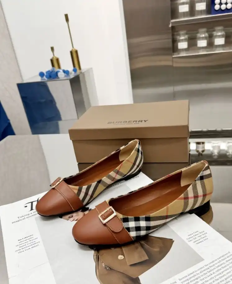 hype Burberry Flat Shoes