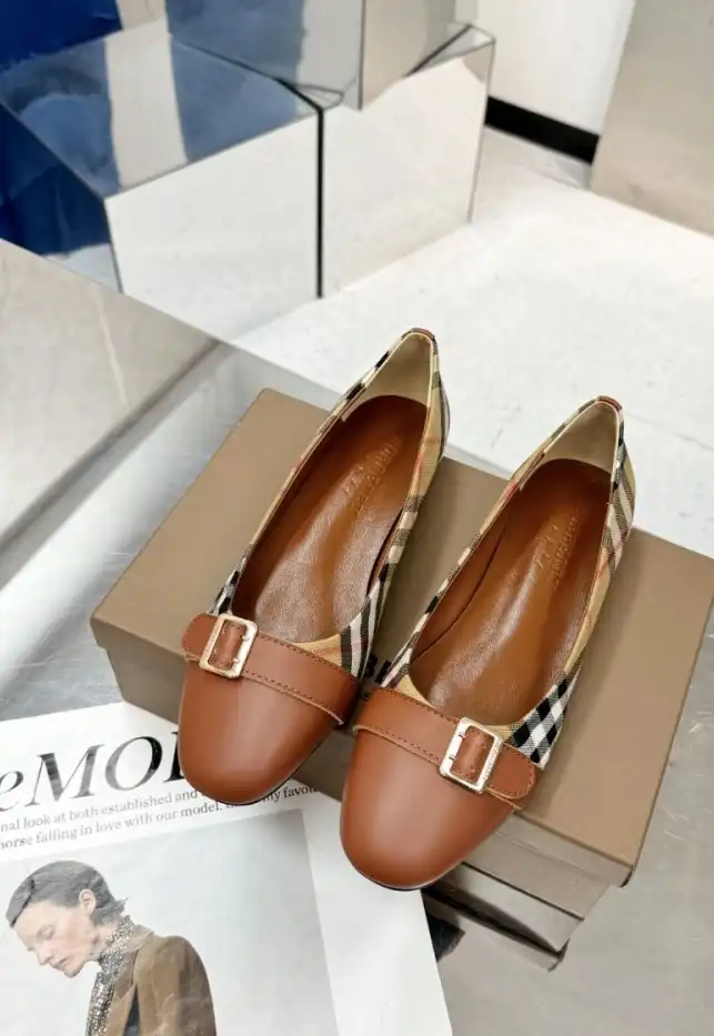 hype Burberry Flat Shoes