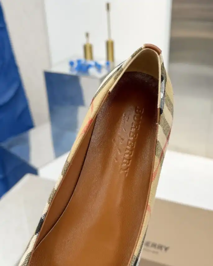 hype Burberry Flat Shoes