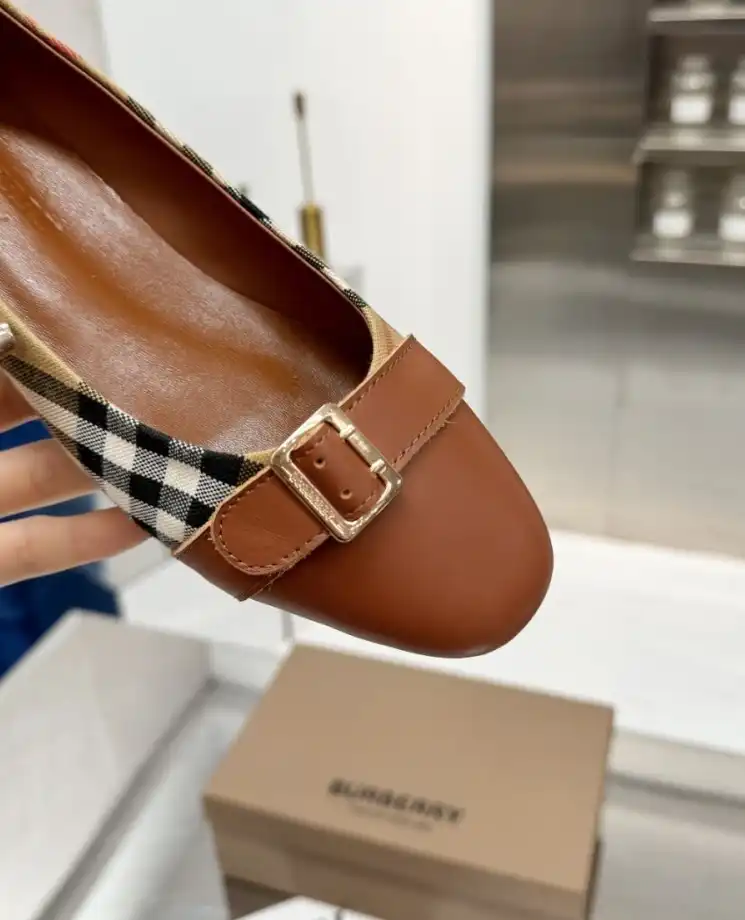 hype Burberry Flat Shoes