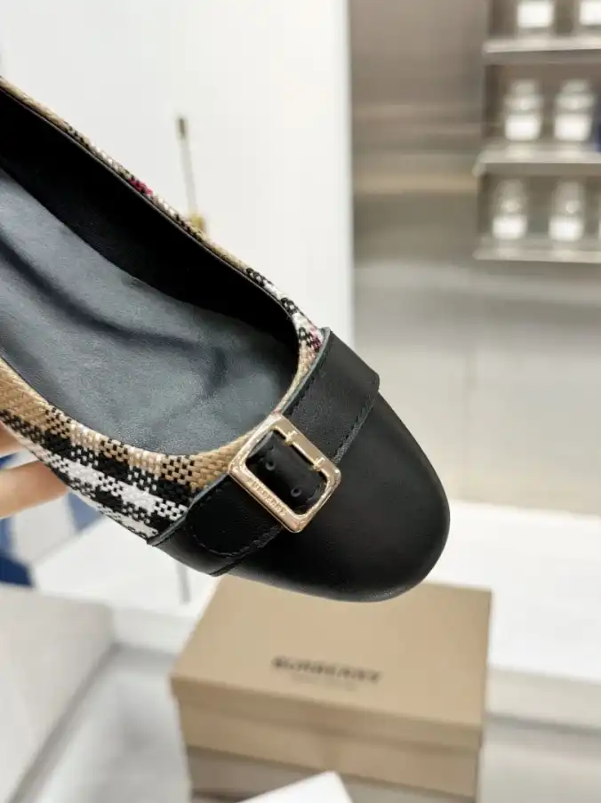 hype Burberry Flat Shoes