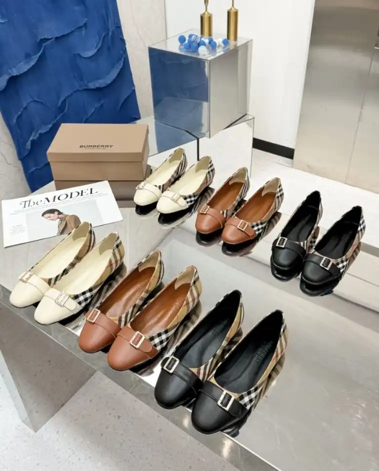 hype Burberry Flat Shoes