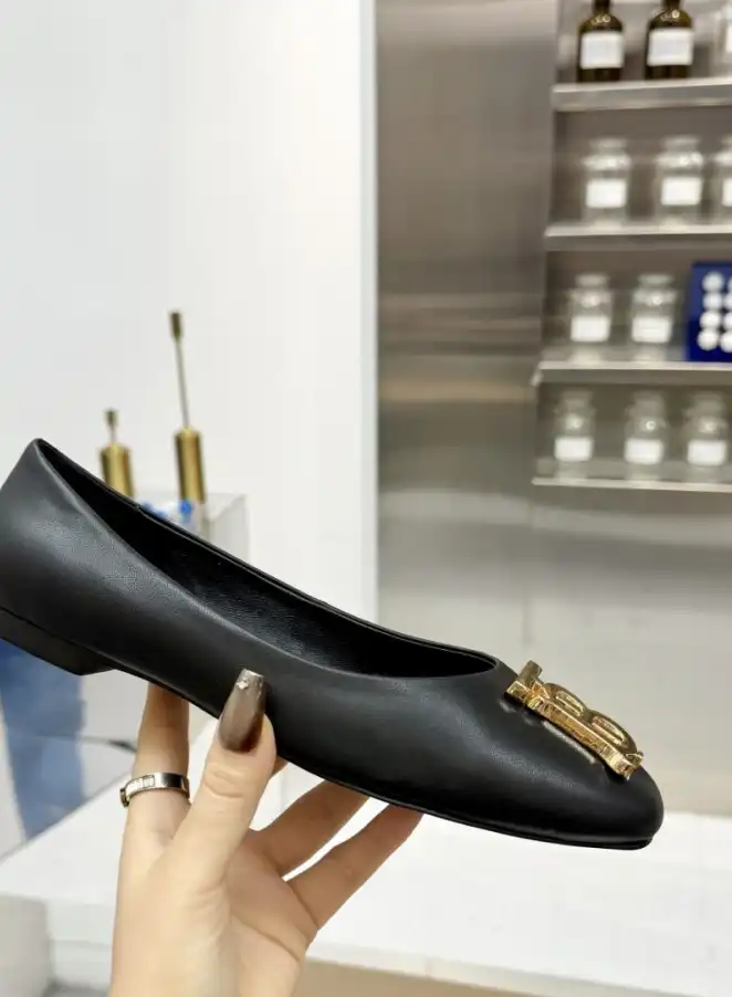 hype Burberry Flat Shoes