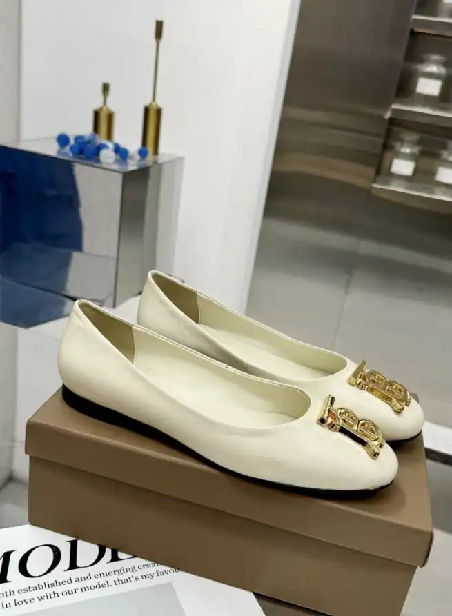 hype Burberry Flat Shoes