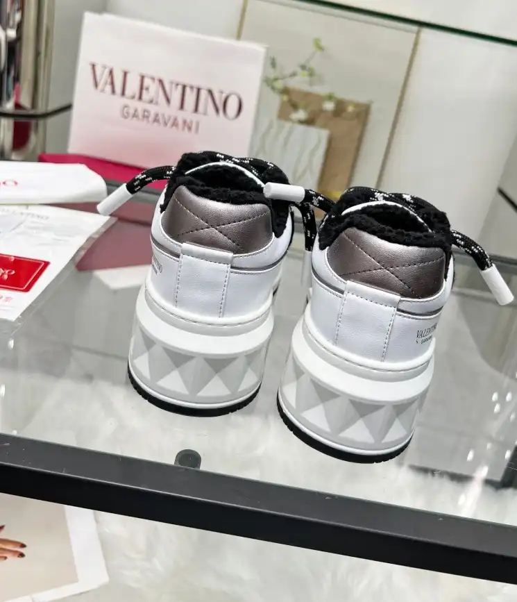 hype Valentino Sneakers