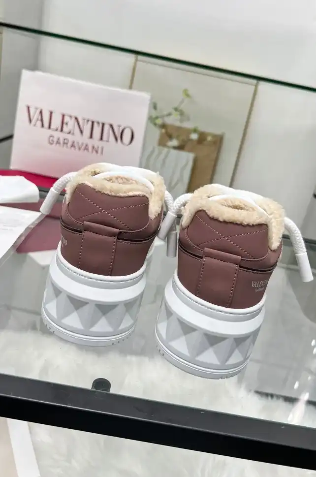 hype Valentino Sneakers