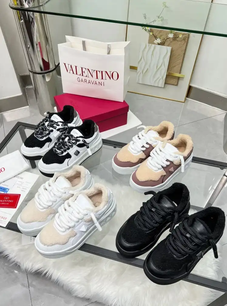 hype Valentino Sneakers