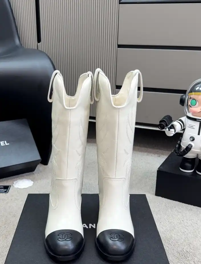 hype Chanel Boots