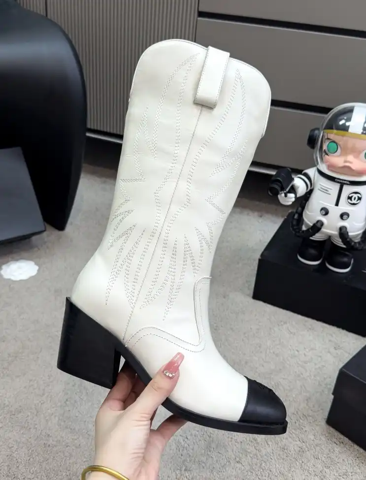 hype Chanel Boots