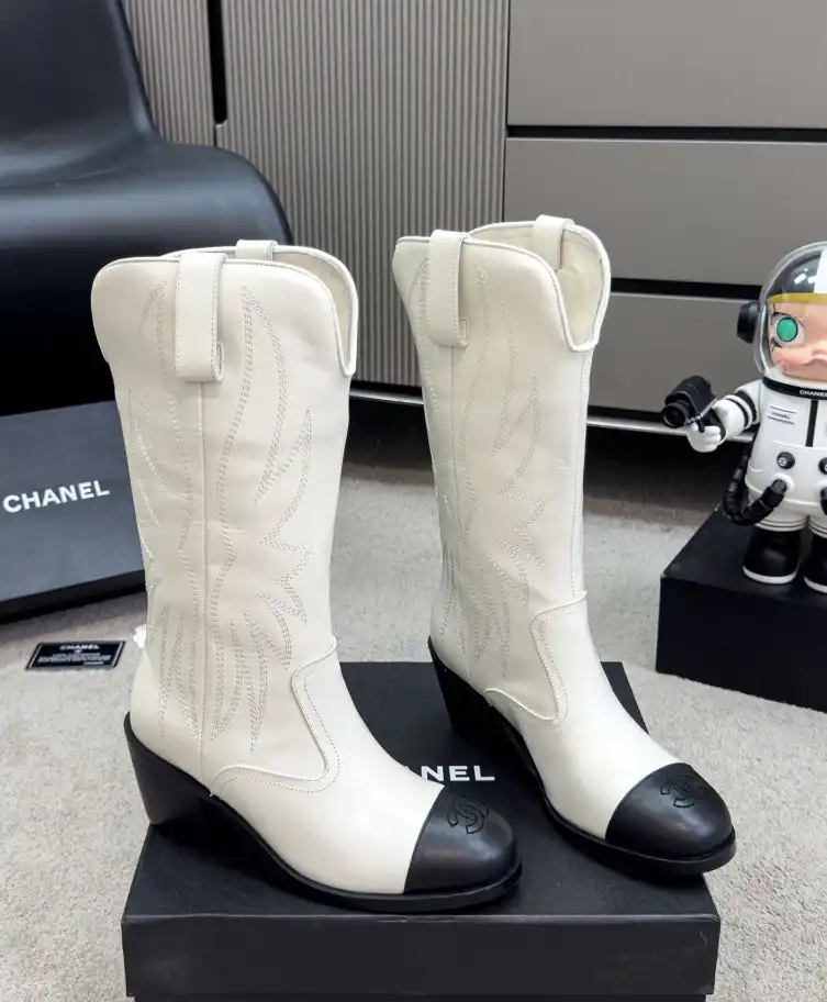 hype Chanel Boots