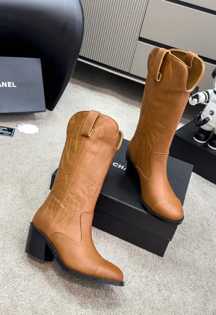 hype Chanel Boots