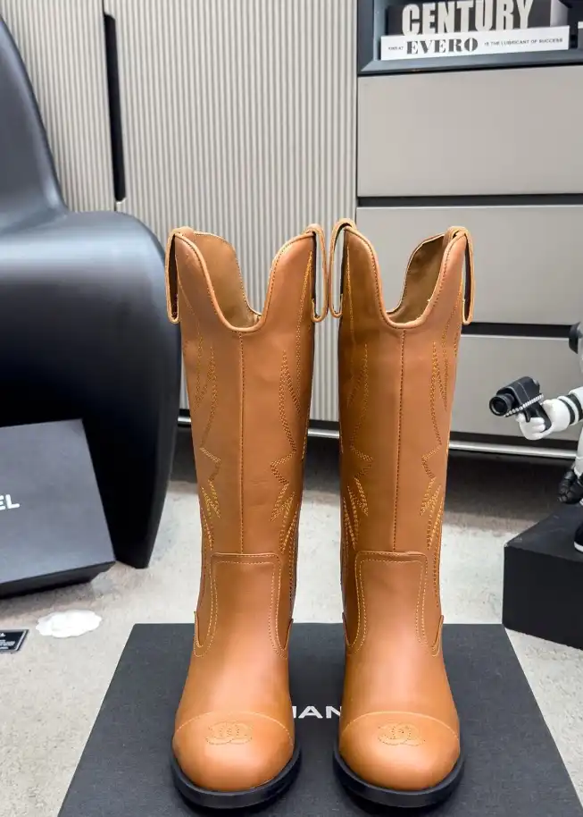 hype Chanel Boots