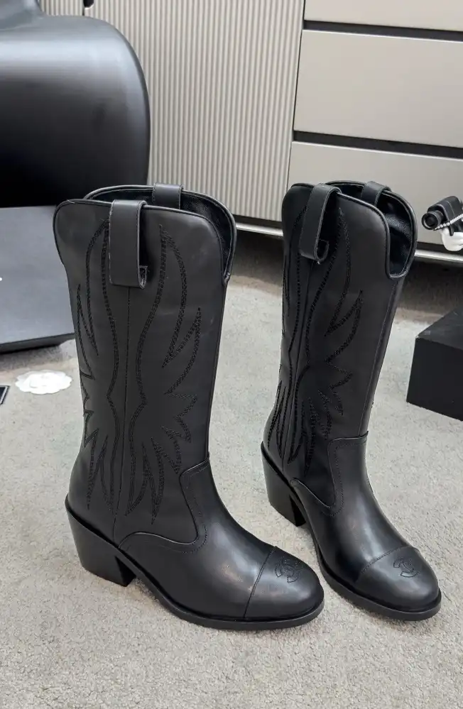 hype Chanel Boots