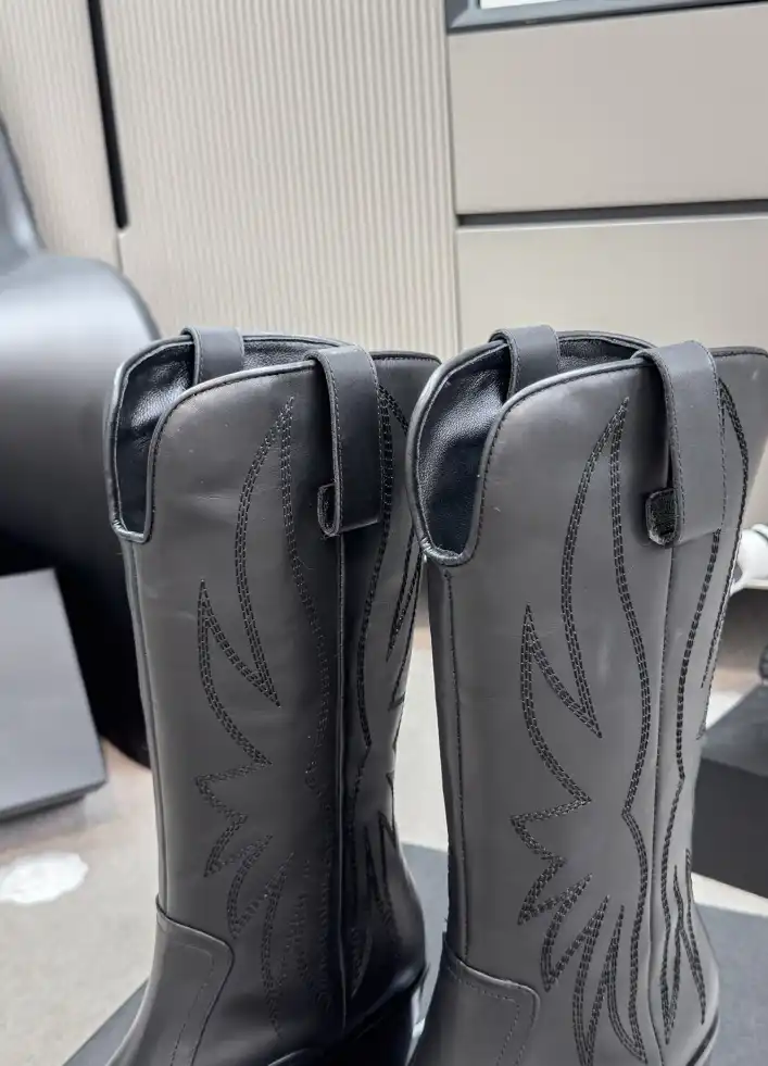 hype Chanel Boots