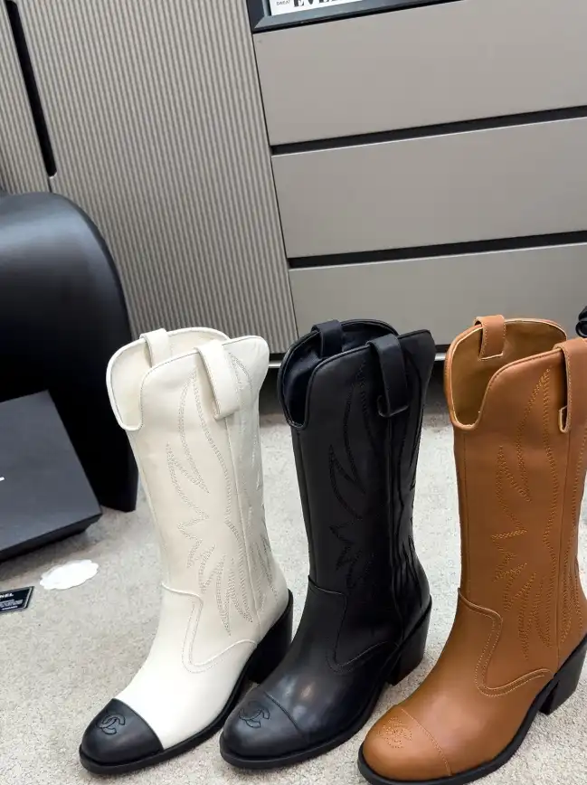 hype Chanel Boots