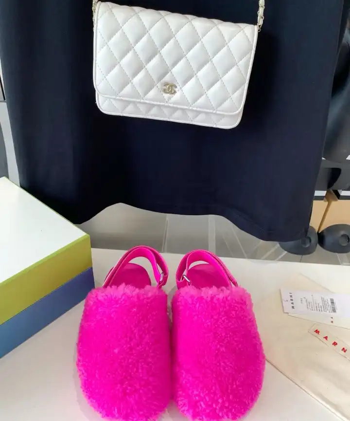 hype Other Slippers