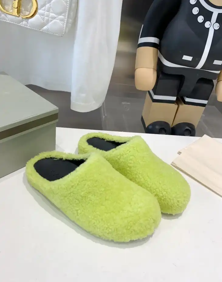 hype Other Slippers