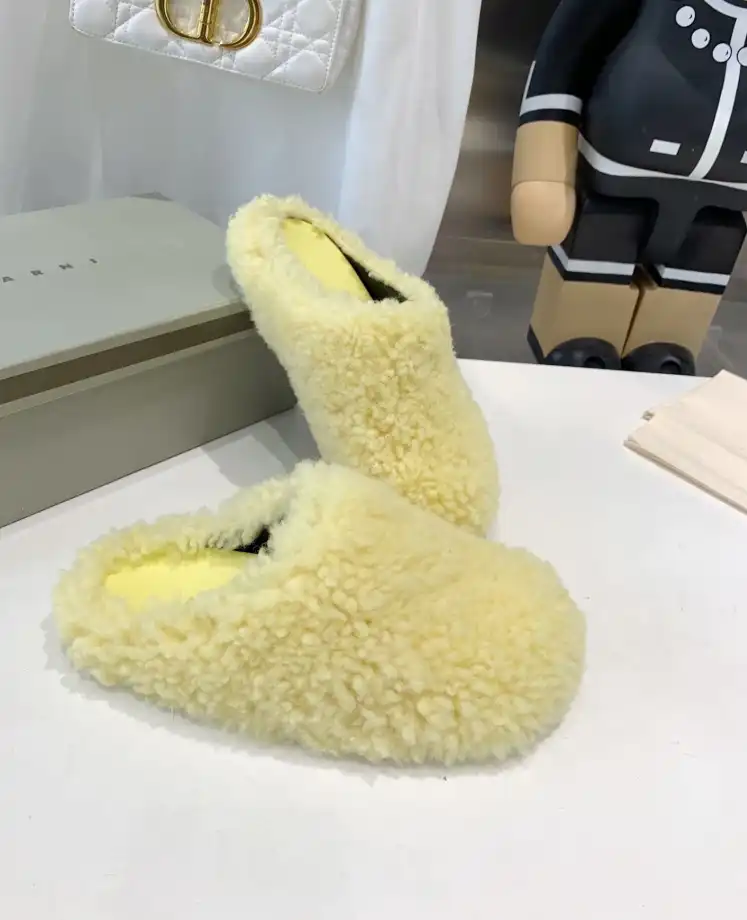 hype Other Slippers