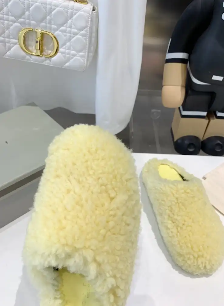 hype Other Slippers