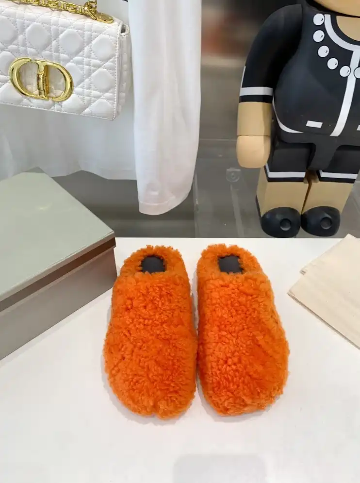 hype Other Slippers