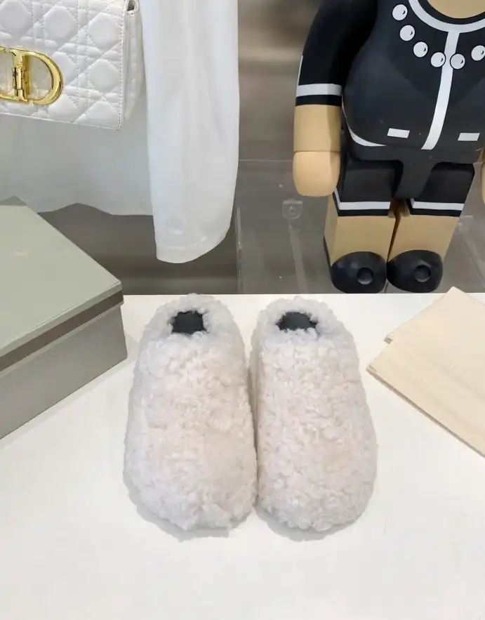 hype Other Slippers