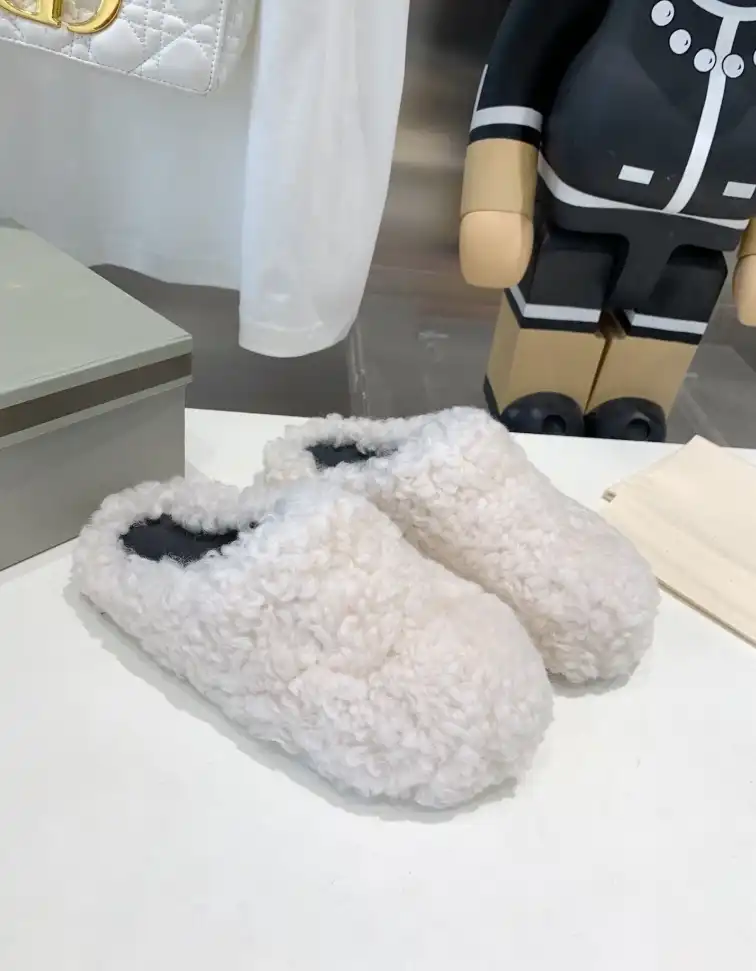 hype Other Slippers