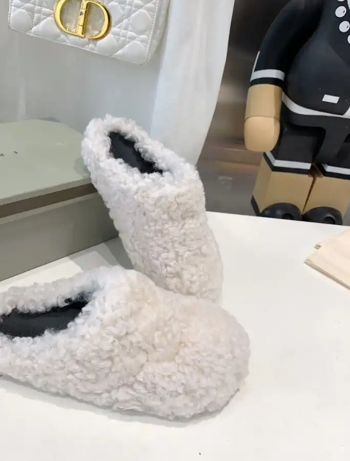 hype Other Slippers