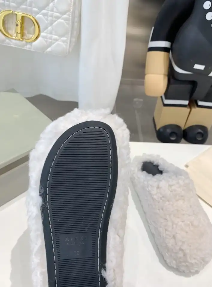 hype Other Slippers