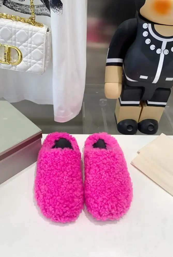 hype Other Slippers