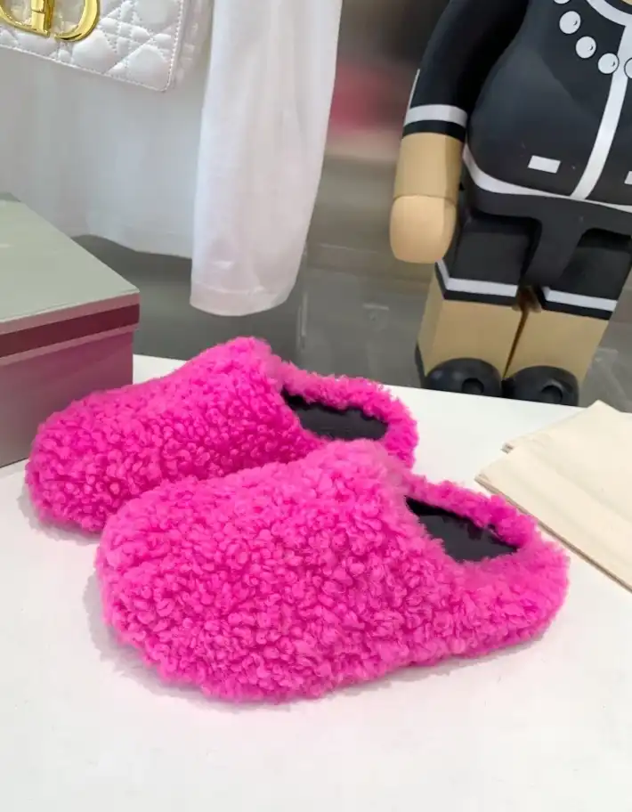 hype Other Slippers