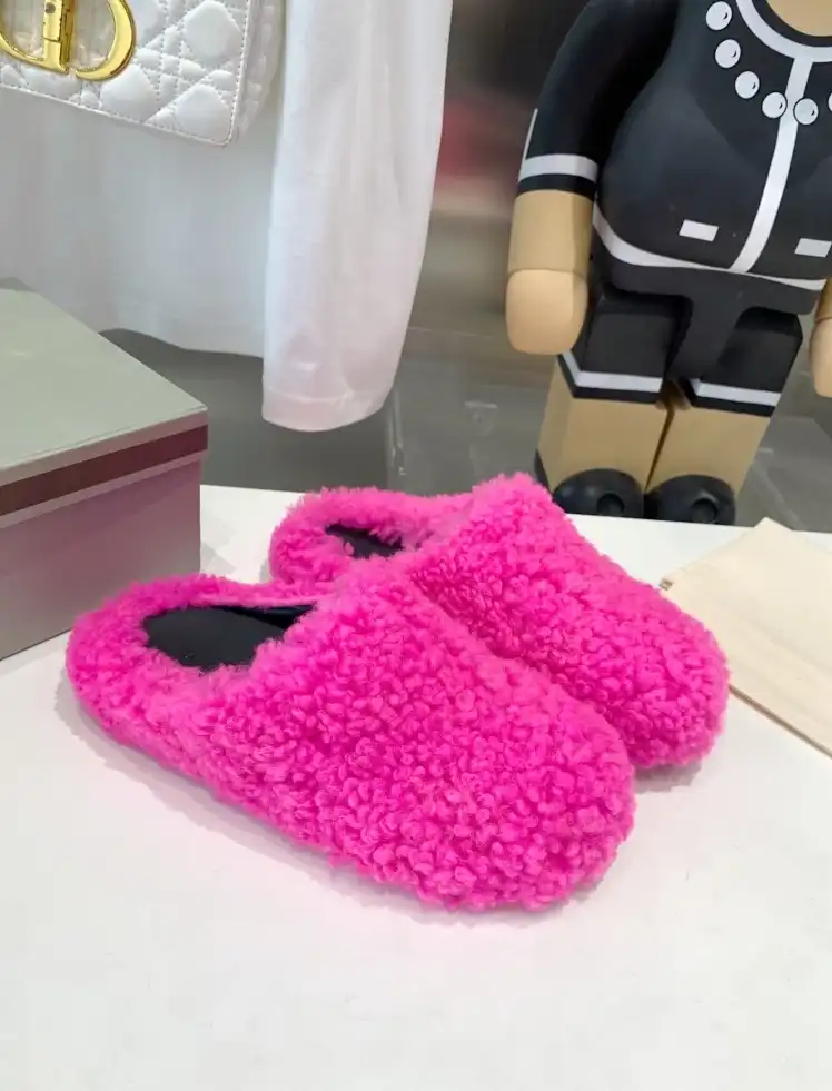 hype Other Slippers