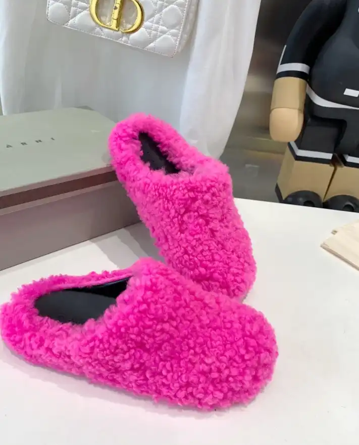 hype Other Slippers