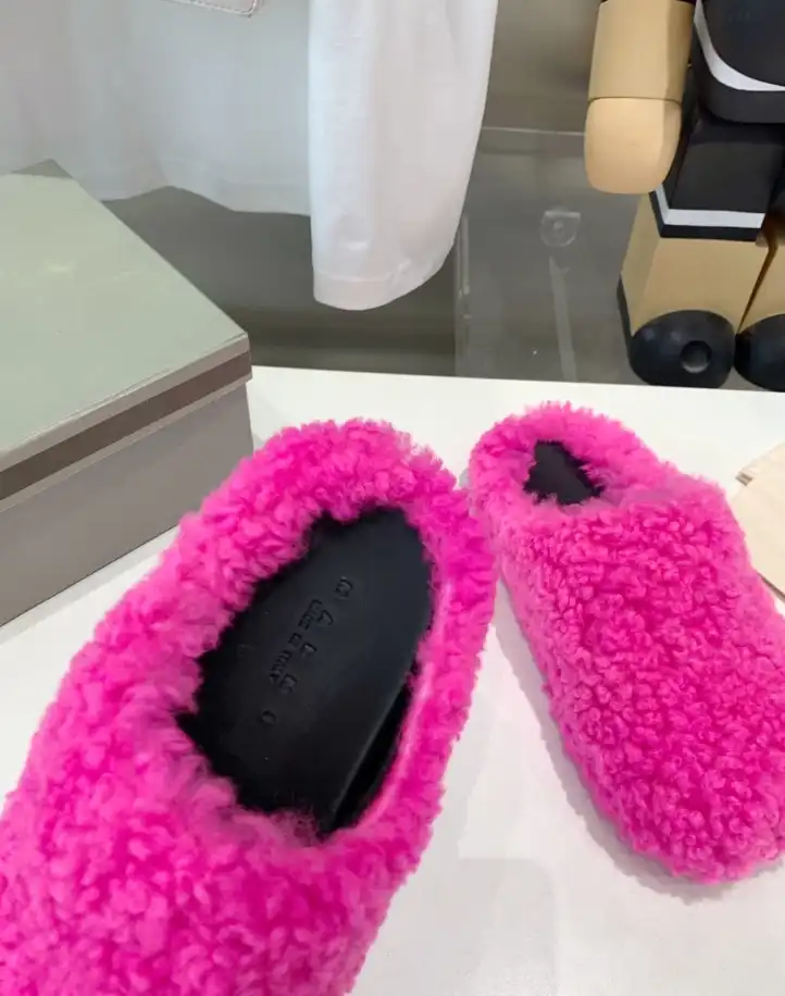 hype Other Slippers