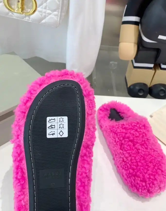 hype Other Slippers