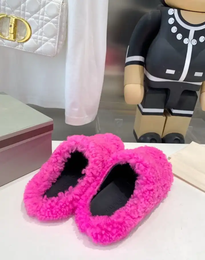 hype Other Slippers